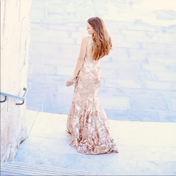 Adrianna Papell drama mermaid ROSE GOLD sequins gown - Picture 3 of 7